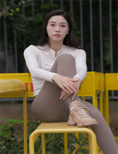 调教玩弄奶头乳夹开乳振动器