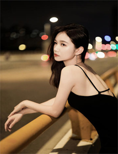 粉嫩的女同事24p